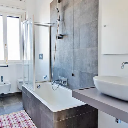 Viale Argonne 3 - *